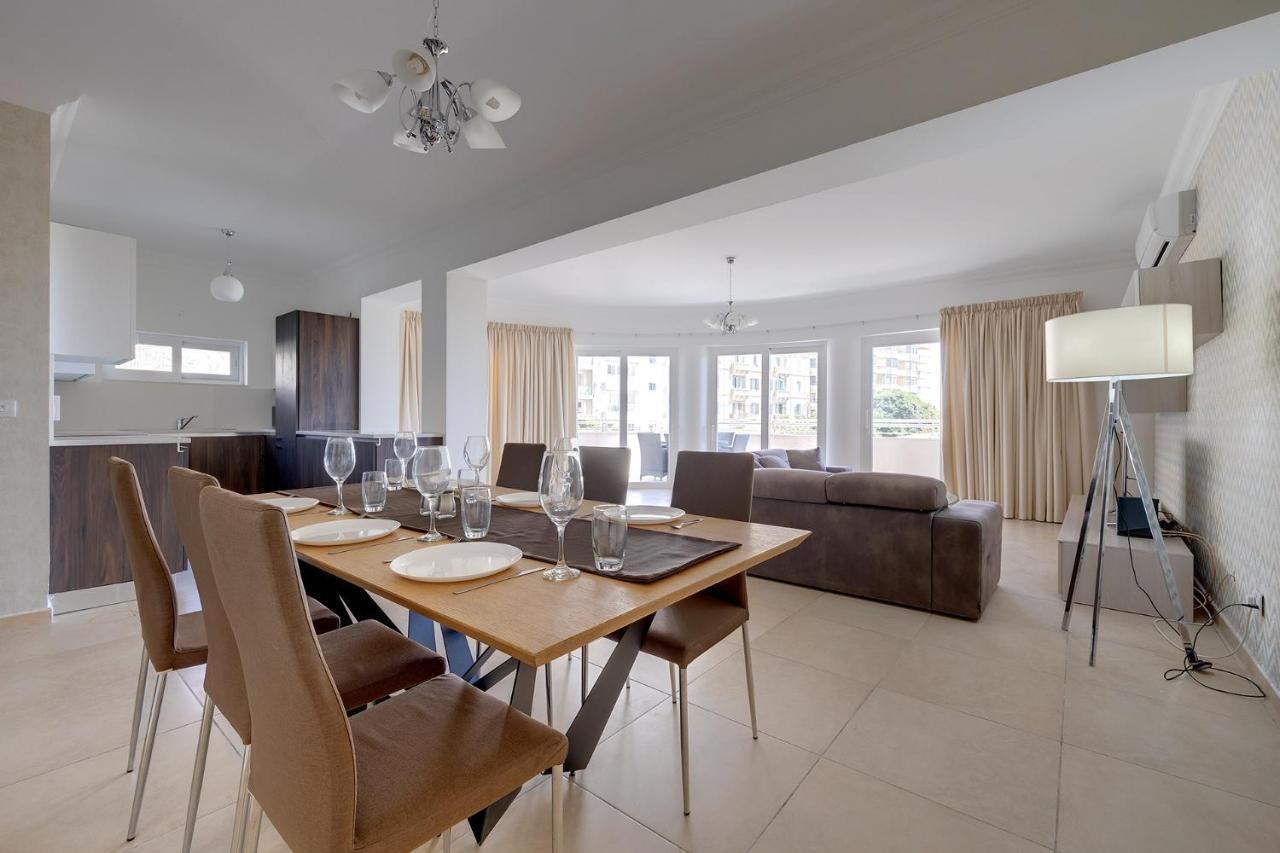 Seafront Lux Apart Inc Pool, Upmarket Area สลีมา ภายนอก รูปภาพ